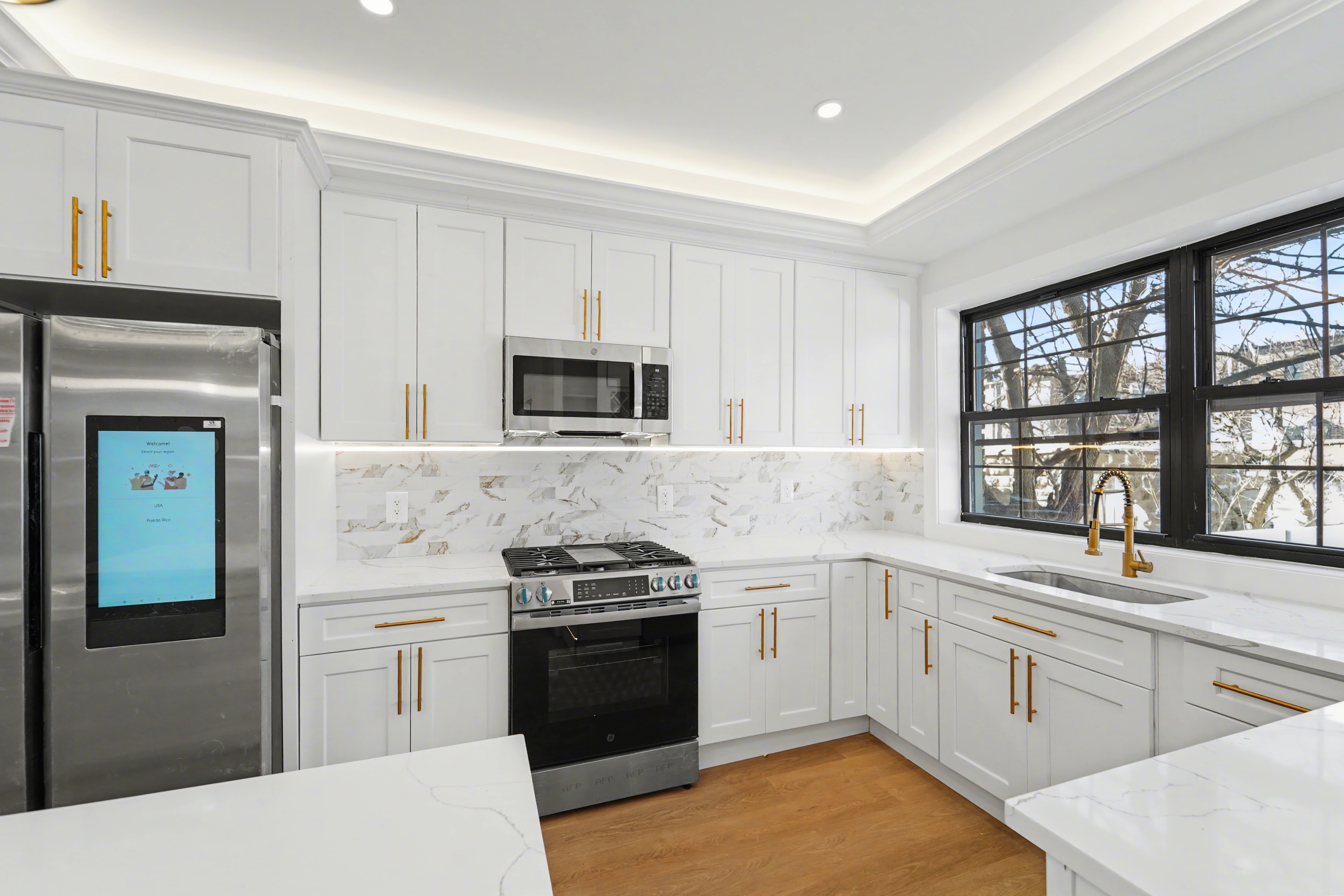 Modern White Kitchen